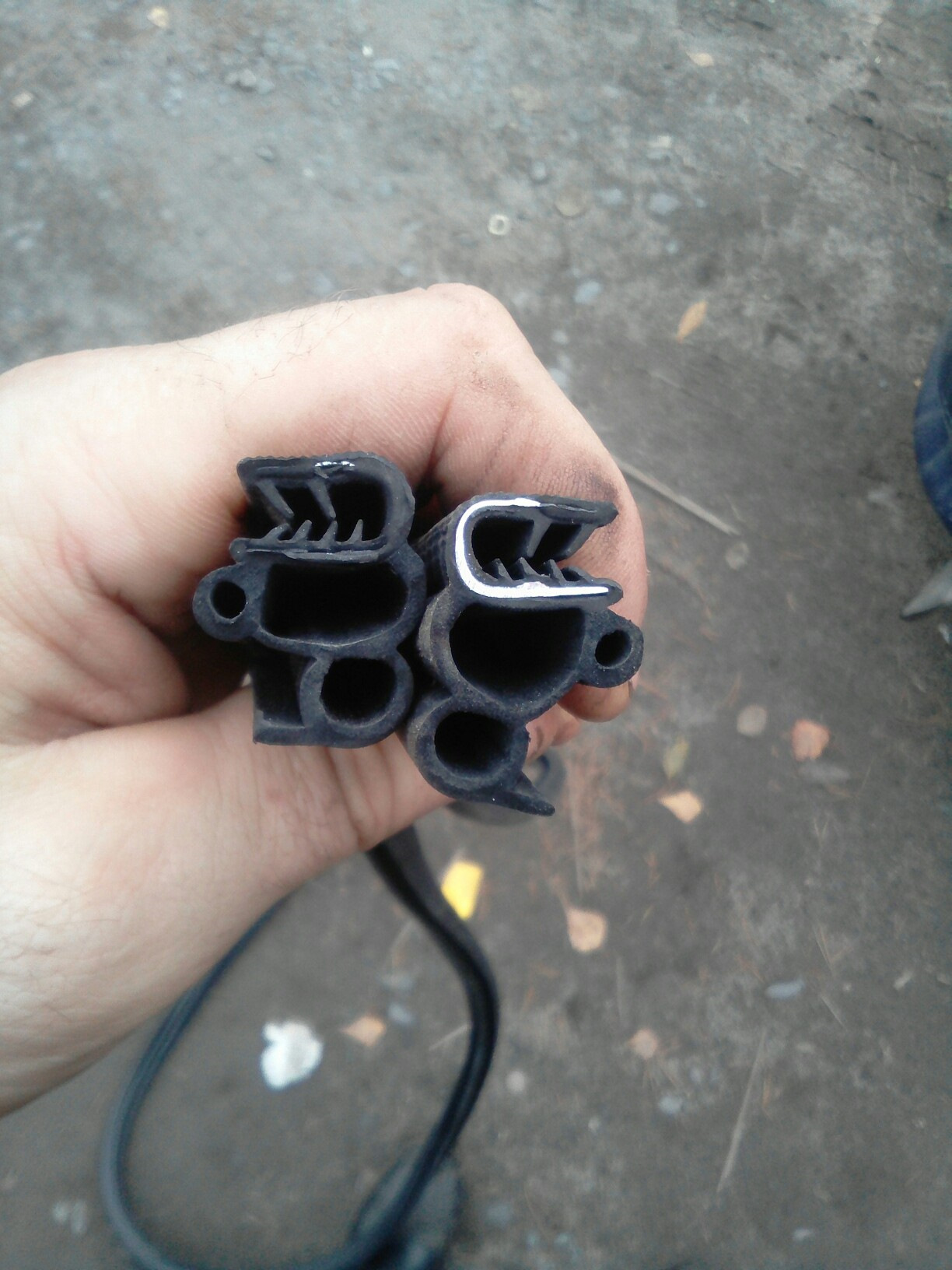 Уплотнитель ваз 2114. Уплотнительные резинки 2114. Уплотнительная резинка багажника ваз 2114. Уплотнитель двери 2108 2114. Уплотнительные резинки ваз 2114.