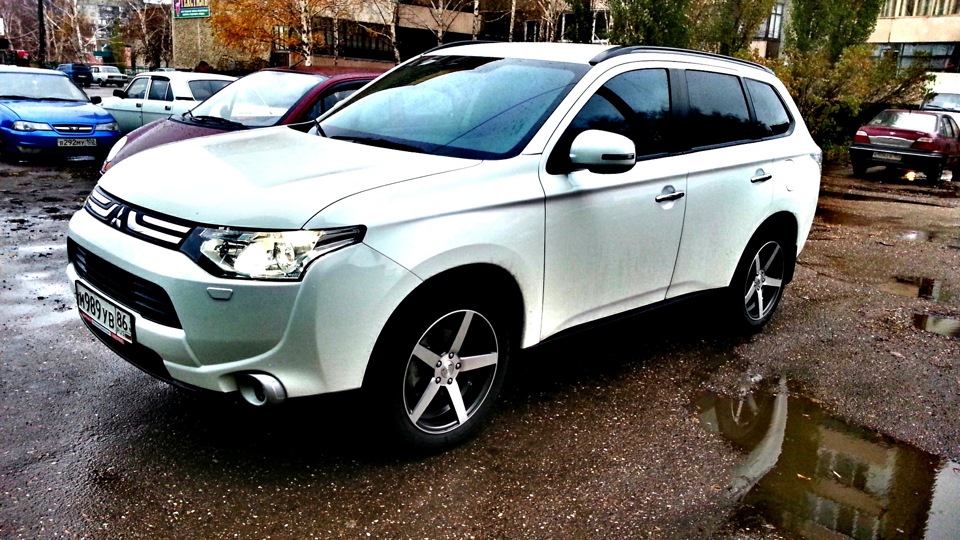 Колеса outlander 3. Mitsubishi Outlander 3 r20. Mitsubishi Outlander 3 r19. Mitsubishi Outlander 3 r18. Аутлендер р 20.