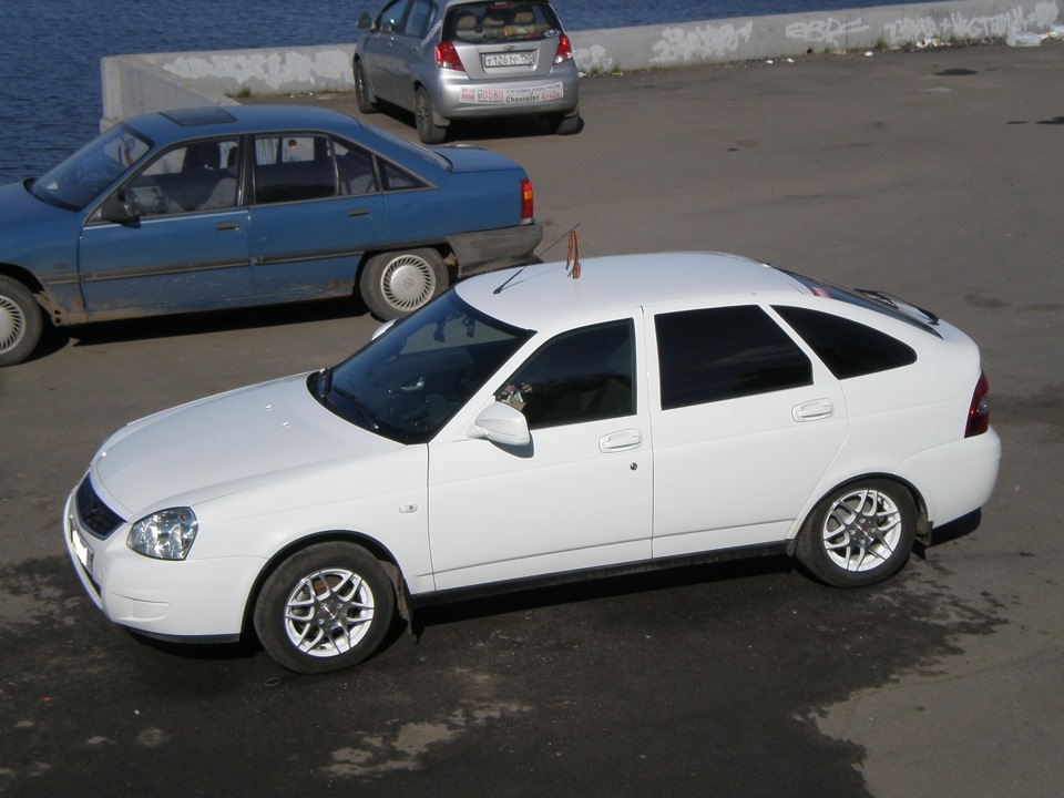 Чистые ) — Lada Приора хэтчбек, 1,6 л, 2013 года | мойка | DRIVE2