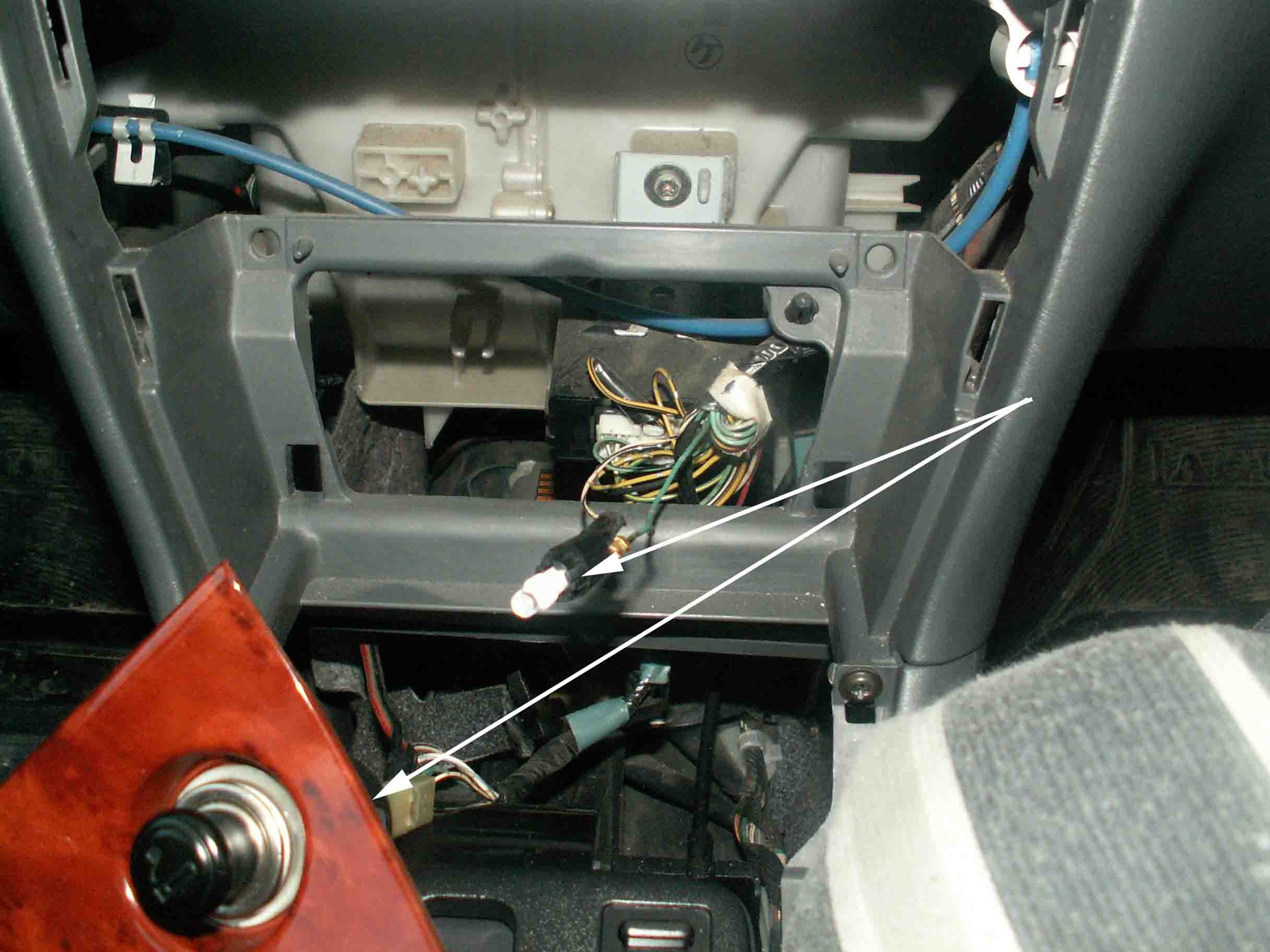 Do it yourself - Replacing the head unit and torpedo lighting - Toyota Corolla 16 liter 2002