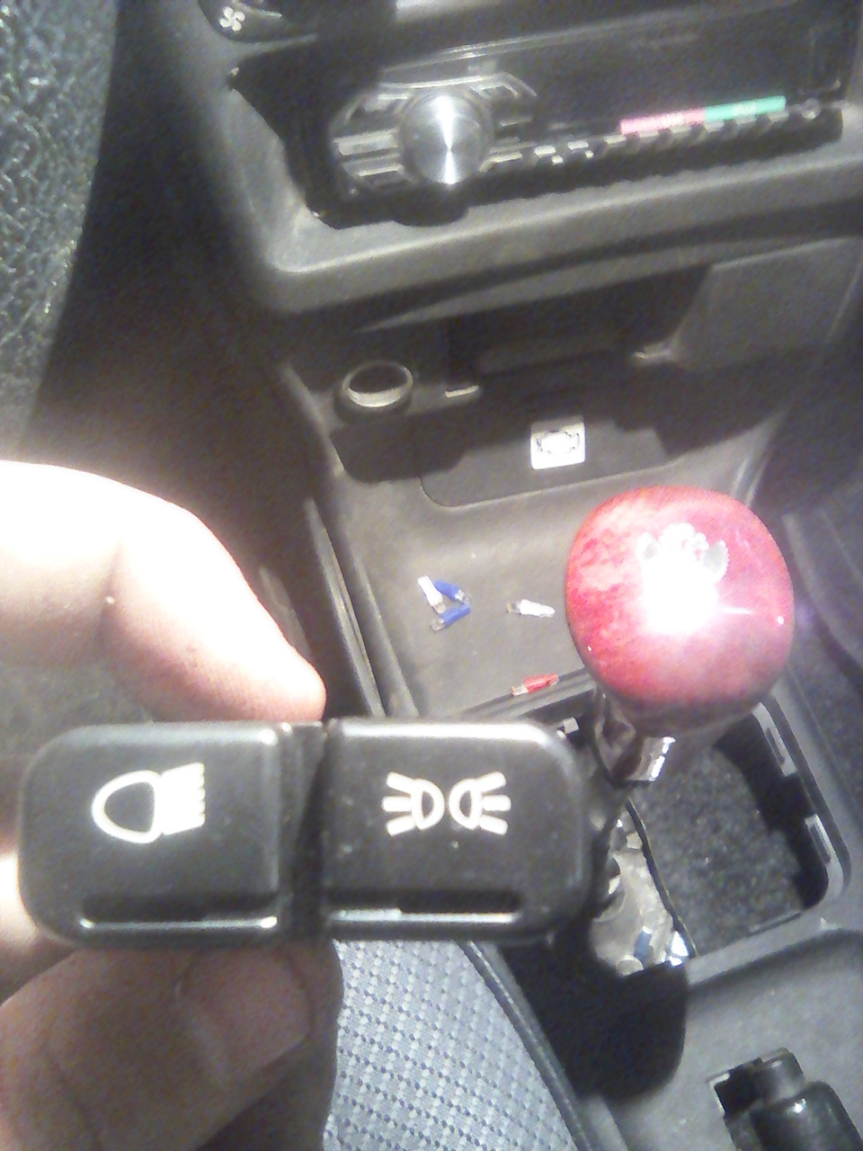 Кнопка включение габаритов и т.д своё отжила(( — Lada 2114, 1,6 л, 2009 ...