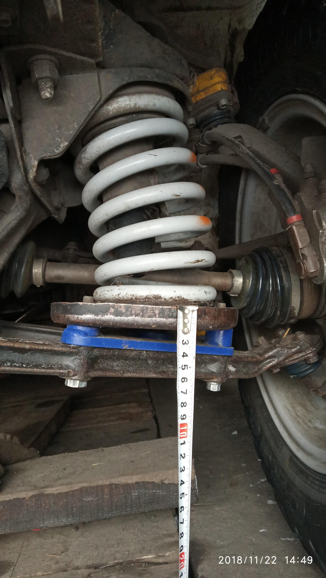 Ваз 2131 лифт комплект. Лифт передней подвески нива шевроле. Лифт ваз 2121 своими руками. Лифт нивы 5см. Нива лифт 5 см.