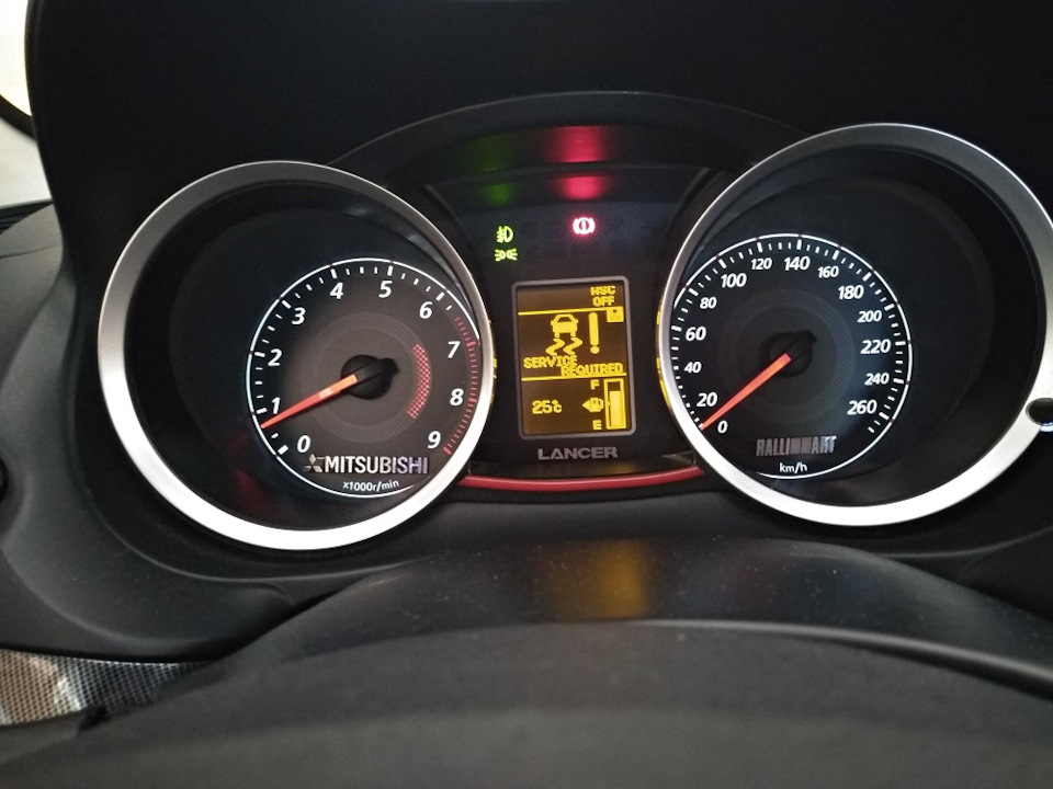 Замена подрулевого шлейфа — Mitsubishi Lancer X, 2 л, 2008 года ...