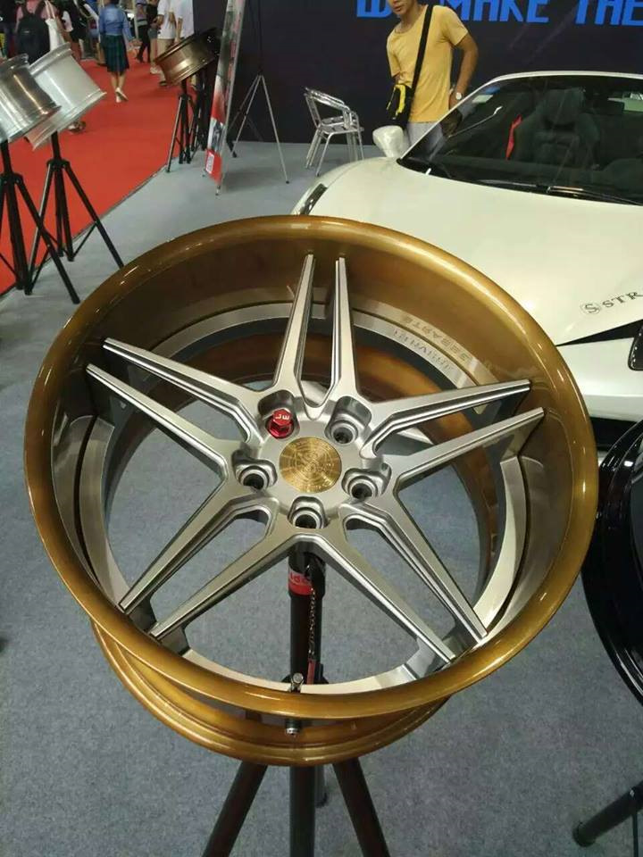 привлекательный дизайн полностью кастомных кованых дисков FULL CUSTOM ...
