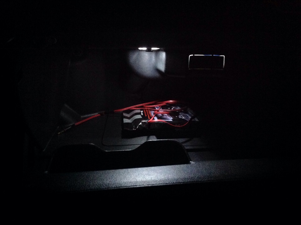 Polo Sedan. Свет в бардачке — DRIVE2