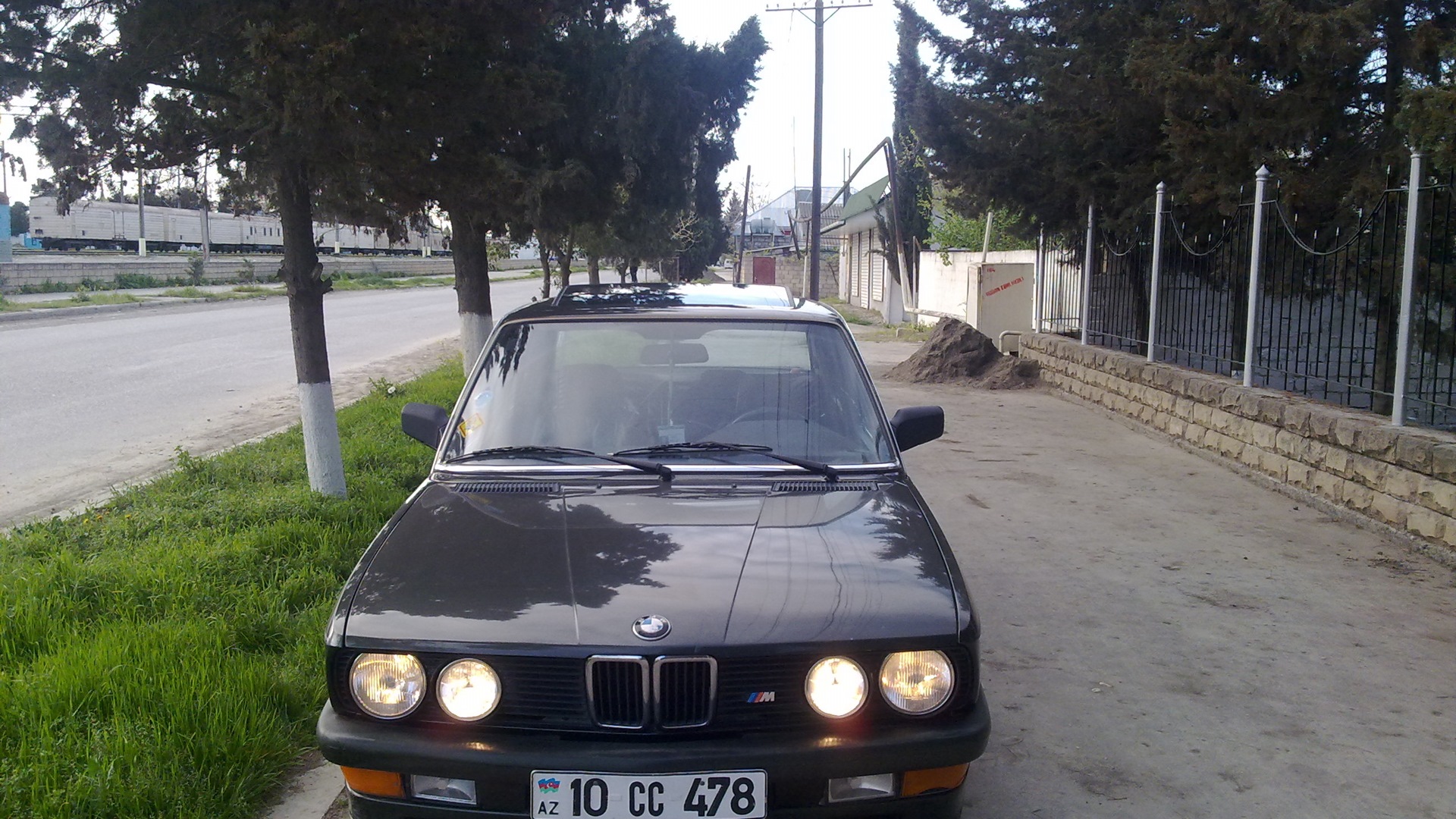 BMW 5 series (E28) 3.5 бензиновый 1985 | это супер машина на DRIVE2