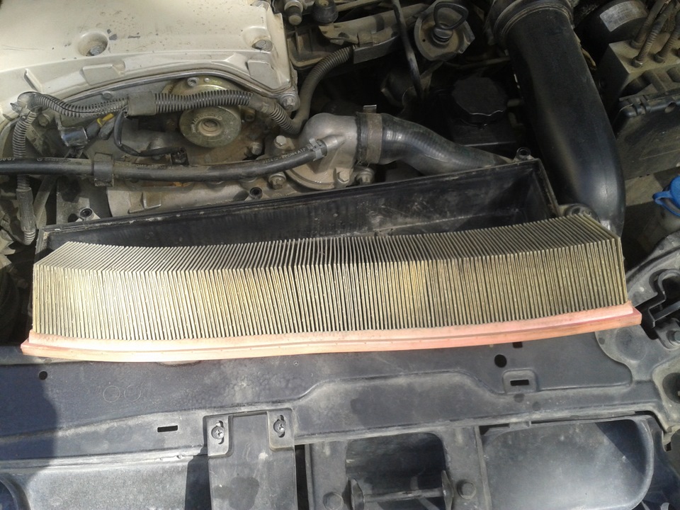 Замена \\ очистка воздушного фильтра (фотоотчёт) — Mercedes-Benz C-class ...