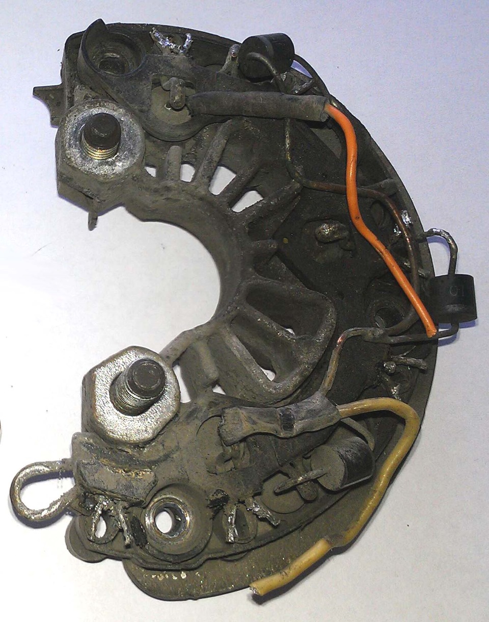 Не гаснет лампа аккумулятора — DRIVE2