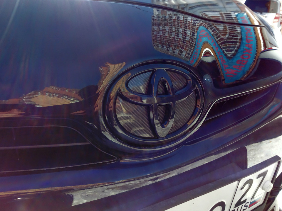 Оклейка переднего шильдика "тойота" — Toyota Prius (30), 1,8 л., 2009 ...