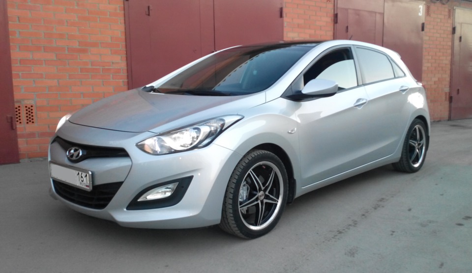 Hyundai i30 клиренс. Диски на хендай i30 r16. Hyundai i30 r15. Хендай ай 30 резина. Hyundai i30 2011.