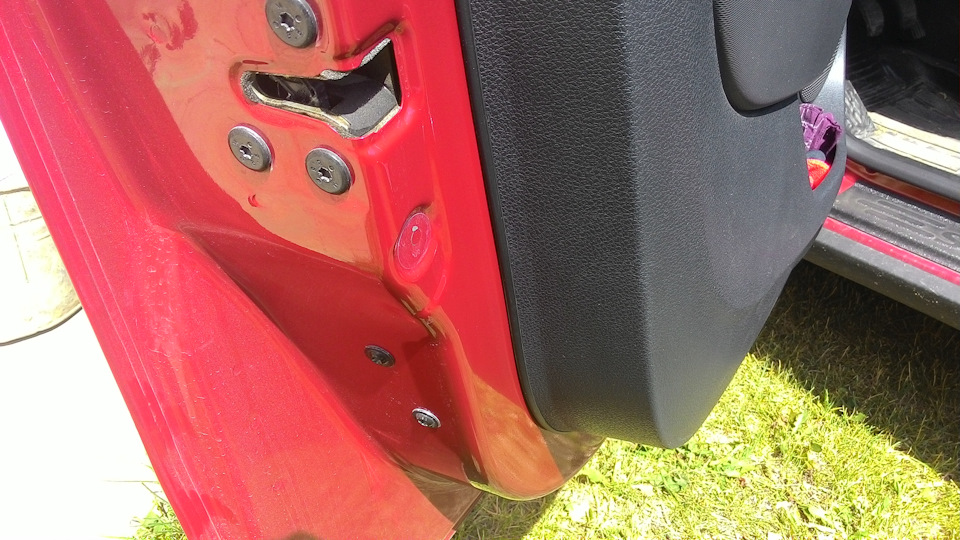 И на последок — Renault Logan (2G)