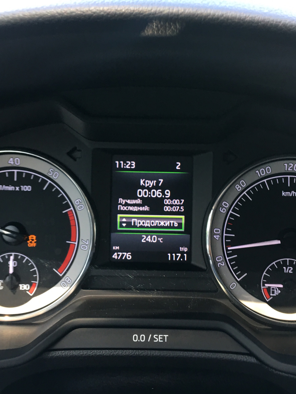 Замер 0-100 на R18 235/45 вес колеса 22.2 кг — Skoda Octavia A7 Mk3, 1 ...