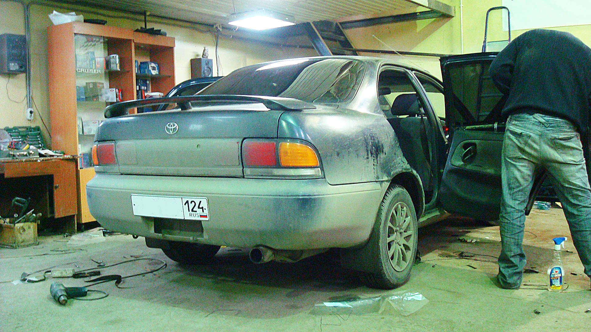 toning - Toyota Sprinter 16 l 1993