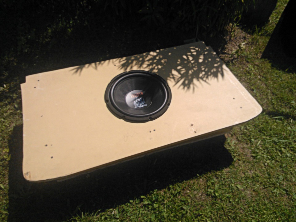 Саб в полку! — Volkswagen Golf Mk3, 1,4 л, 1994 года | автозвук | DRIVE2