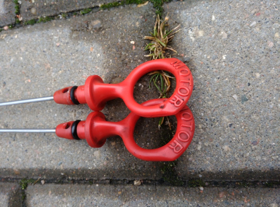 Масляный щуп ч.2 — Volvo V70 II, 2,5 л, 2000 года | другое | DRIVE2