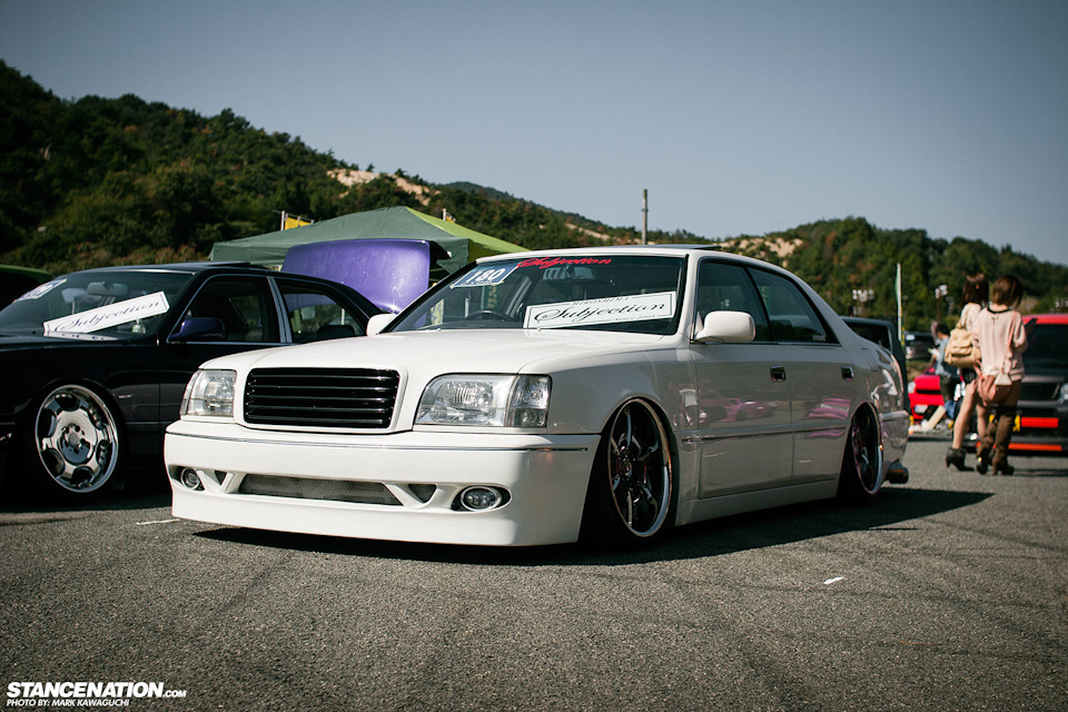 Toyota crown majesta фото