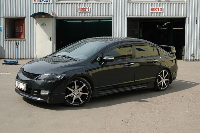 Цивик 4д 2008 купить. Honda Civic 2008 диски. Honda Civic 4d 2008 диски. Honda Civic 2007 r17. Honda Civic 4d r16.