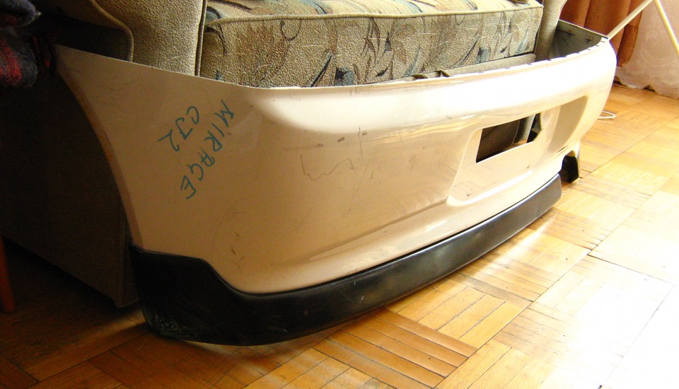 Результат слева — Mitsubishi Colt V