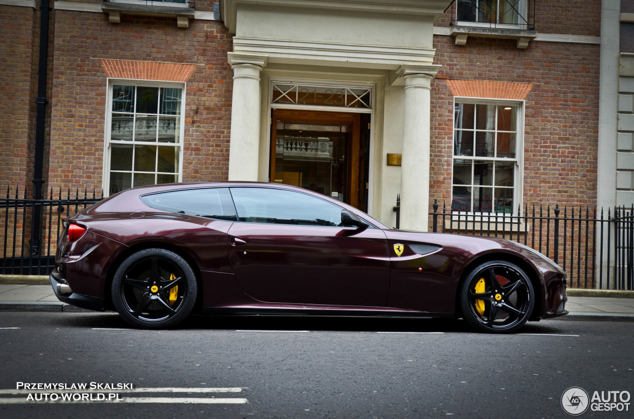 Ferrari FF 042