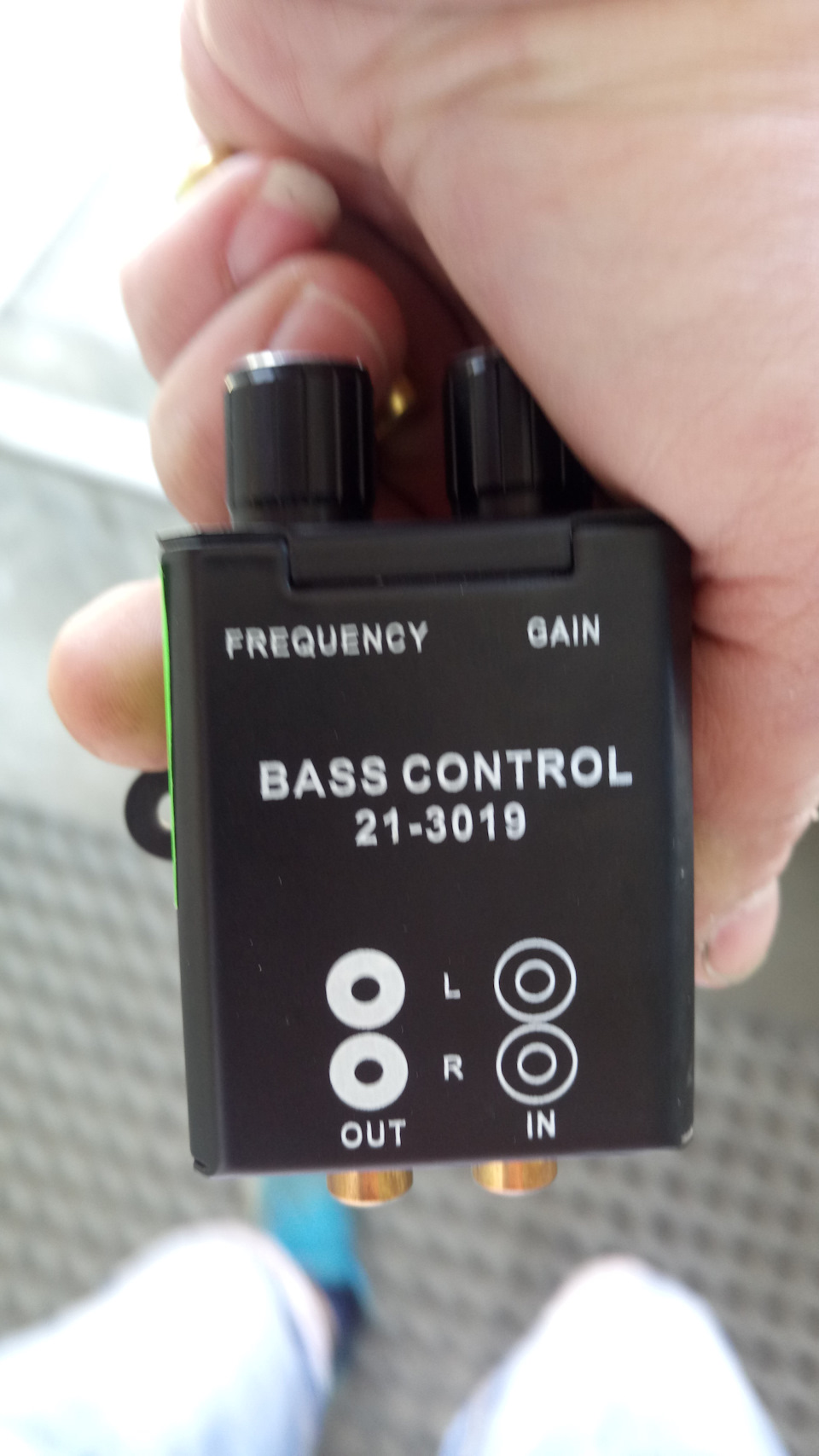 Gain Bass регулятор. Bass Control кнопка.