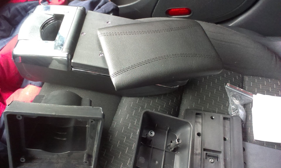 подлокотник из китая — Skoda Octavia A5 Mk2, 1,4 л, 2012 года ...
