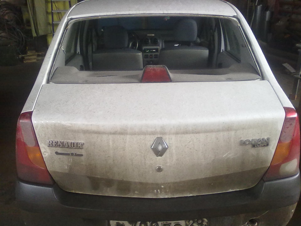 Разбилось заднее стекло — Renault Logan (1G), 1,4 л, 2005 года | ДТП ...