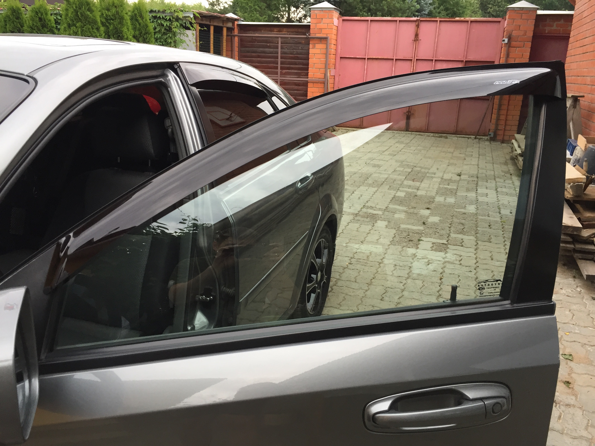 дефлекторы окон вставные форд фокус 3 хэтчбек. ветровики на форд фокус 2. дефлекторы на окна форд фокус 3. ветровики на форд фокус 2 седан. ветровики на форд фокус 3 с хромом.