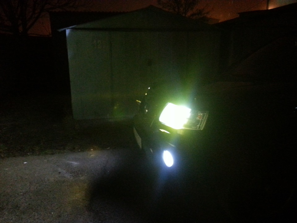 Желтая пленка на фары — Nissan X-Trail I (t30), 2,5 л, 2004 года ...