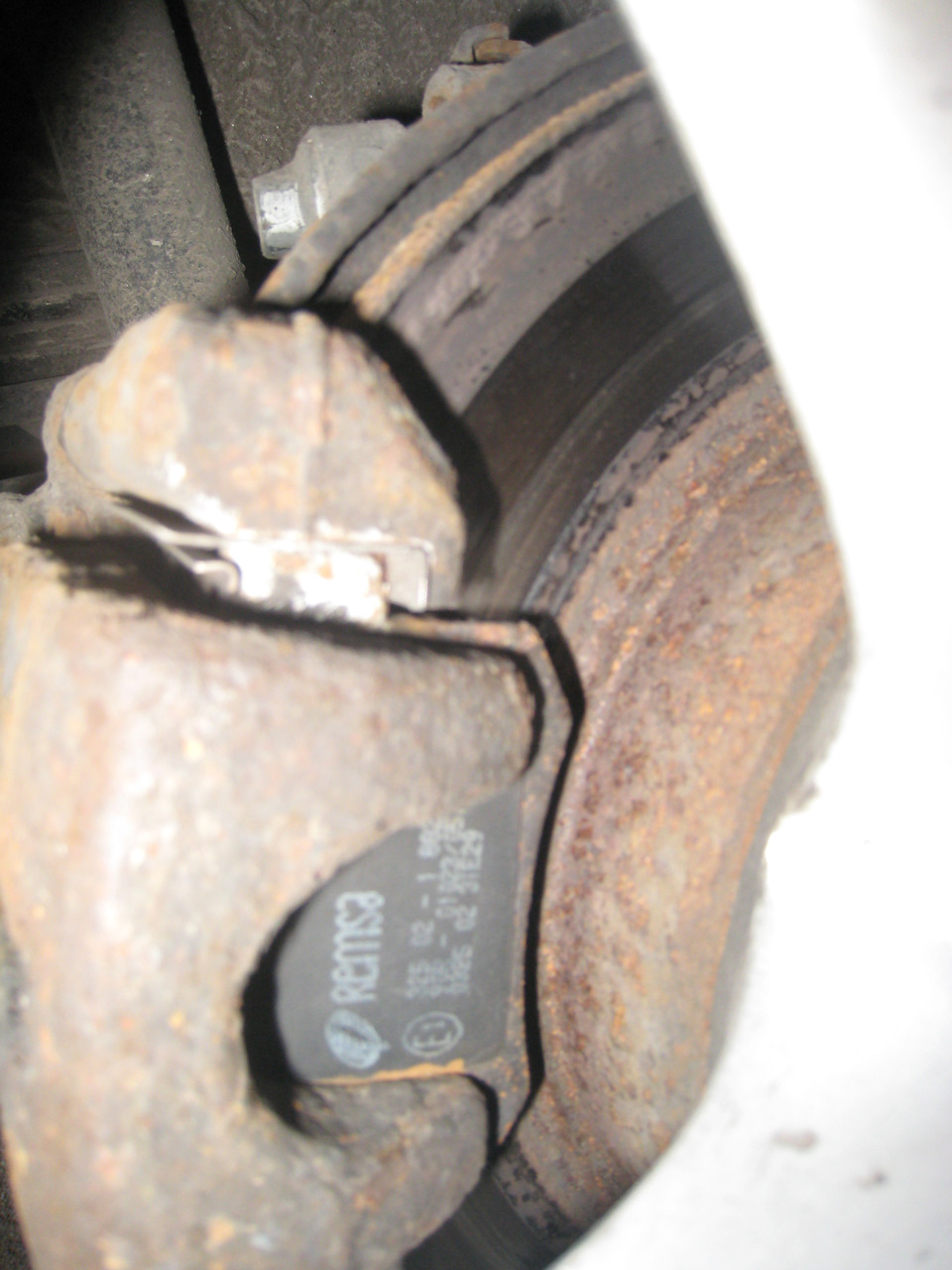 Хотел поменять задние колодки, а оказалось надо менять диски. — Honda ...