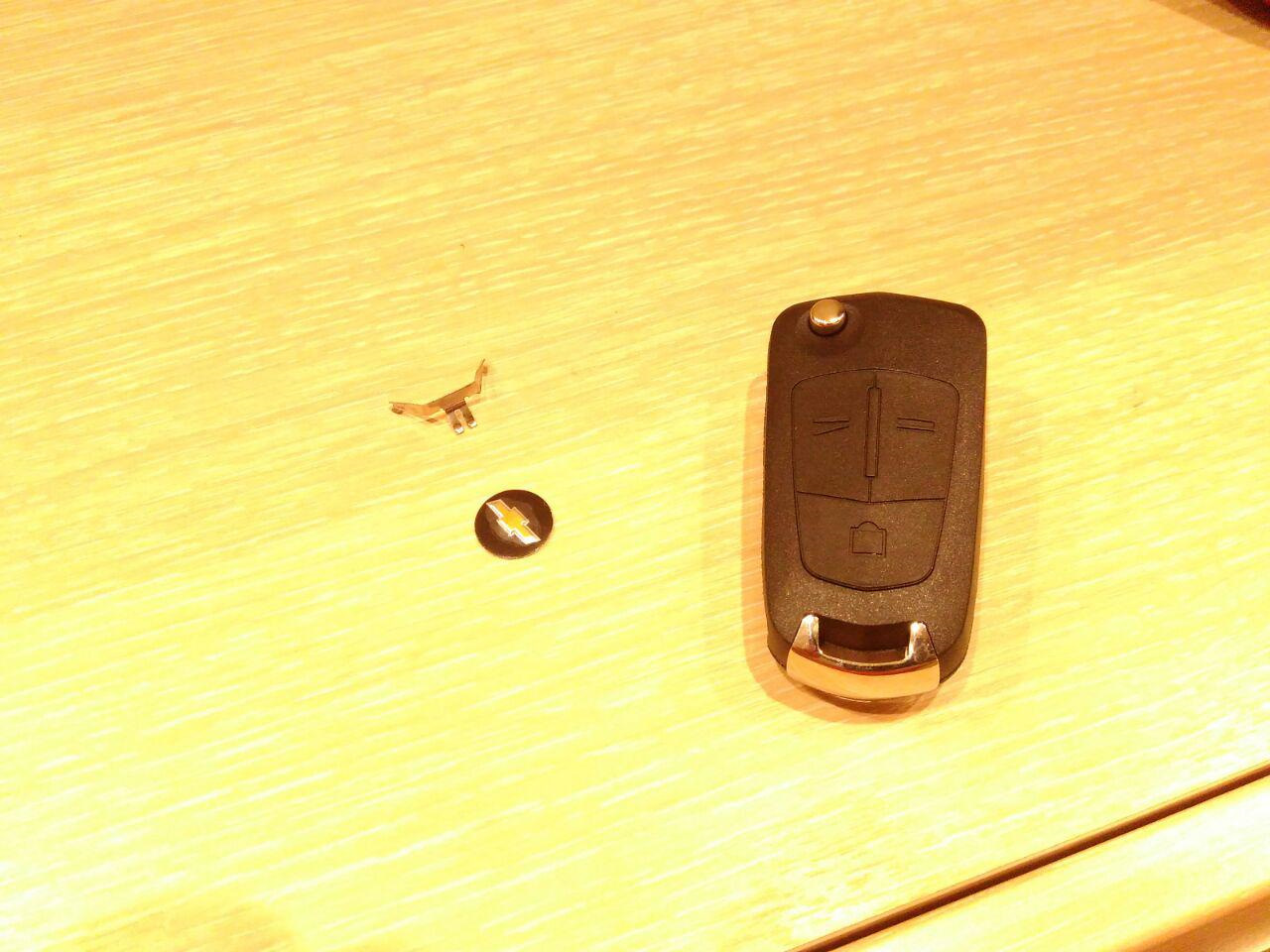 Ключи от опеля. Opel код нарезки ключа. Опель астра 2000г ключ зажигания. Выкидной ключ на опель омега 2002 года. Ключи от опель вектра б 1997.