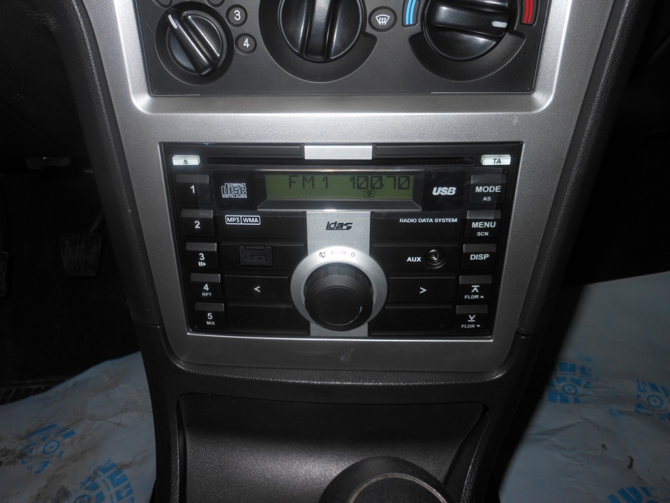 Вот так сейчас выглядят зеркала и магнитола — Daewoo Nexia (N150), 1,6 ...
