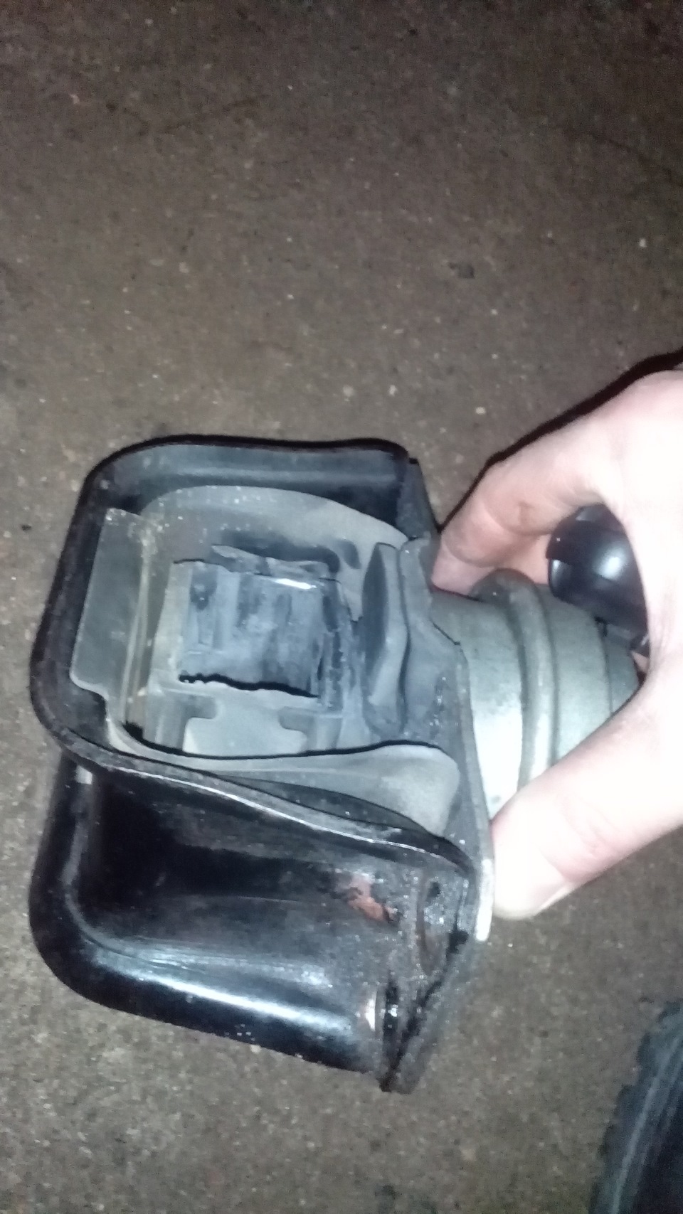 Подушка двигателя — Peugeot 307, 2 л, 2003 года | своими руками | DRIVE2