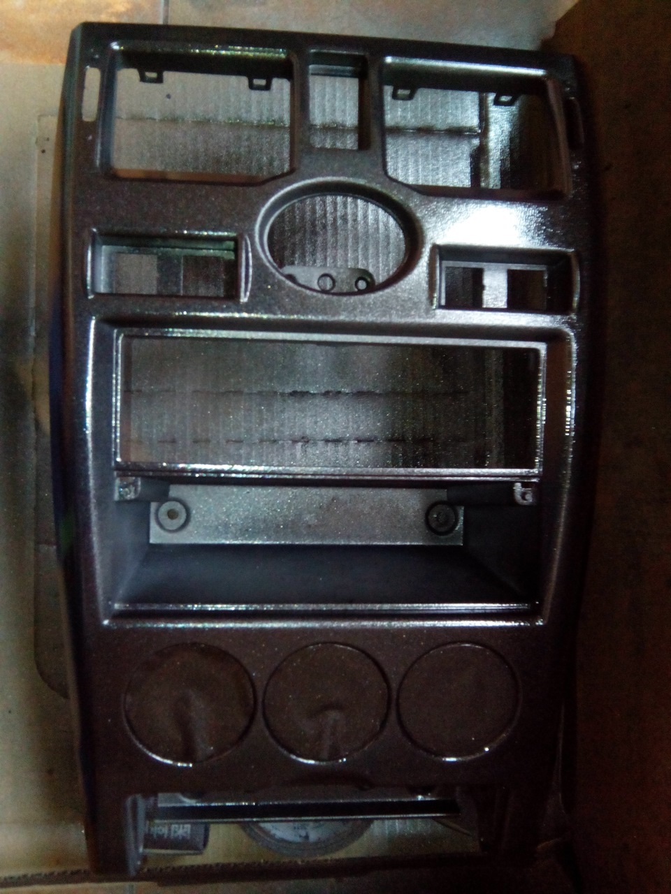 Затемняемся, покраска консоли в черный. — Lada Приора седан, 1,6 л ...