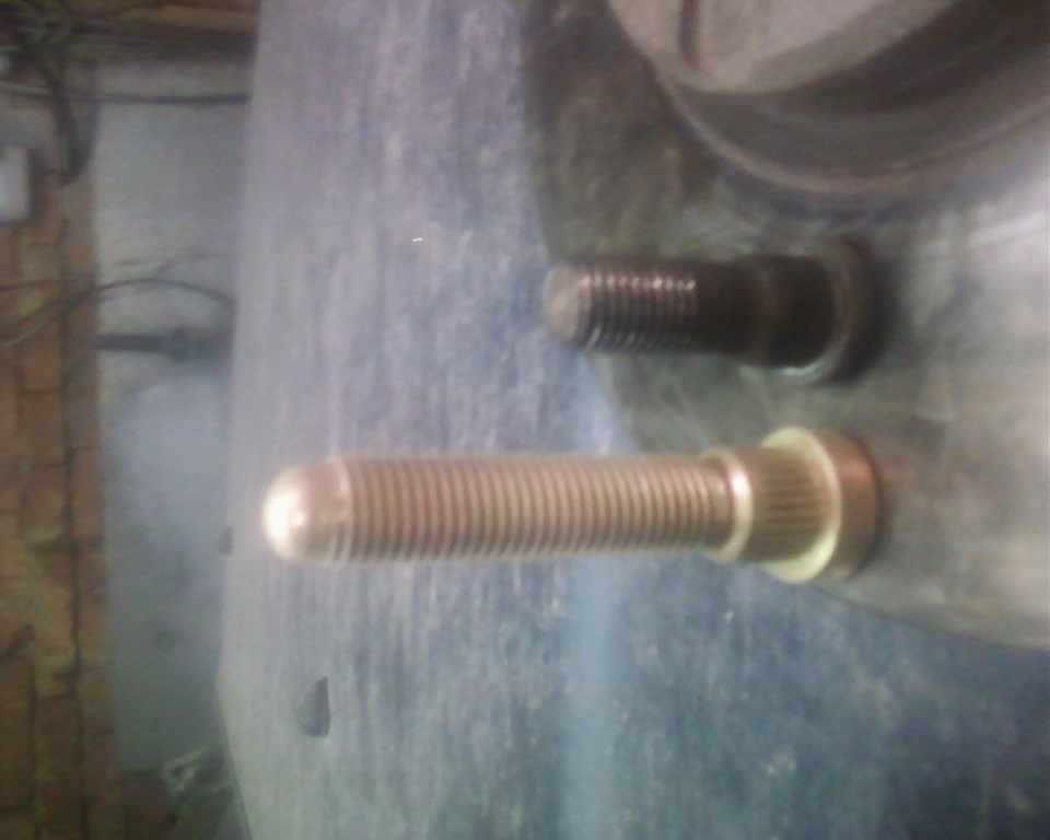 замена колесных шпилек — Toyota Crown (S130), 2 л, 1990 года | своими ...