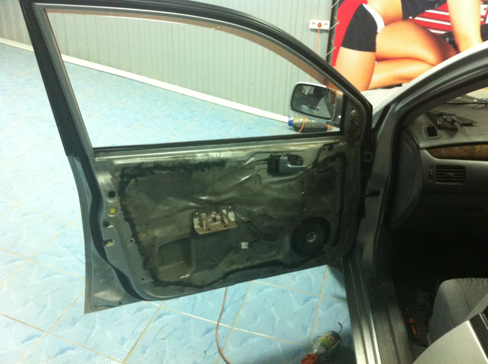 #32 Замена передних колонок на Pioneer — Mitsubishi Cedia, 1,5 л., 2000 ...