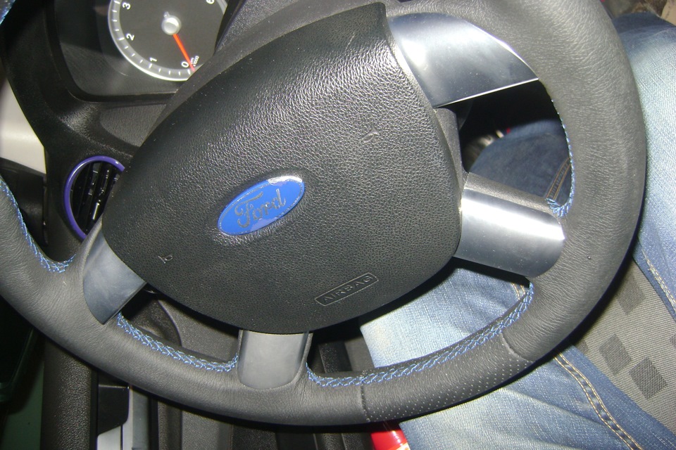 обтяжка руля в кожу — Ford Focus II Hatchback, 1,8 л, 2007 года ...