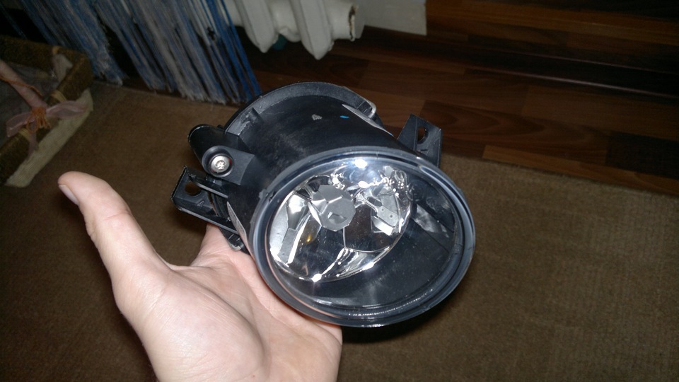 Фольксваген поло как снять противотуманные фары Противотуманка - Volkswagen Polo Mk3, 1,4 л, 2001 года запчасти DRIVE2