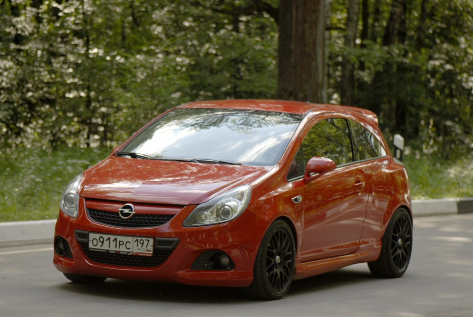 Opel Corsa OPC Red