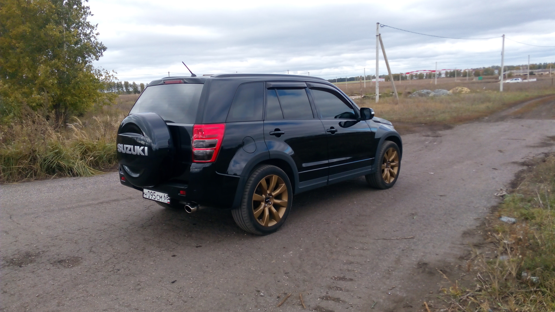 Suzuki Grand Vitara черная