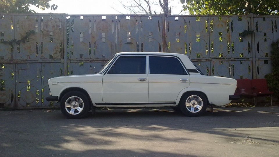 Lada 2106 white gas