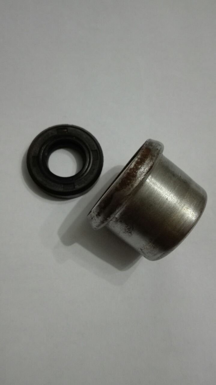 втулка сальника кулисы 2108. втулка штока кпп 2108. втулка штока выбора передач ваз 2110. втулка сальника штока кпп 2108. втулка штока кулисы кпп 2109.
