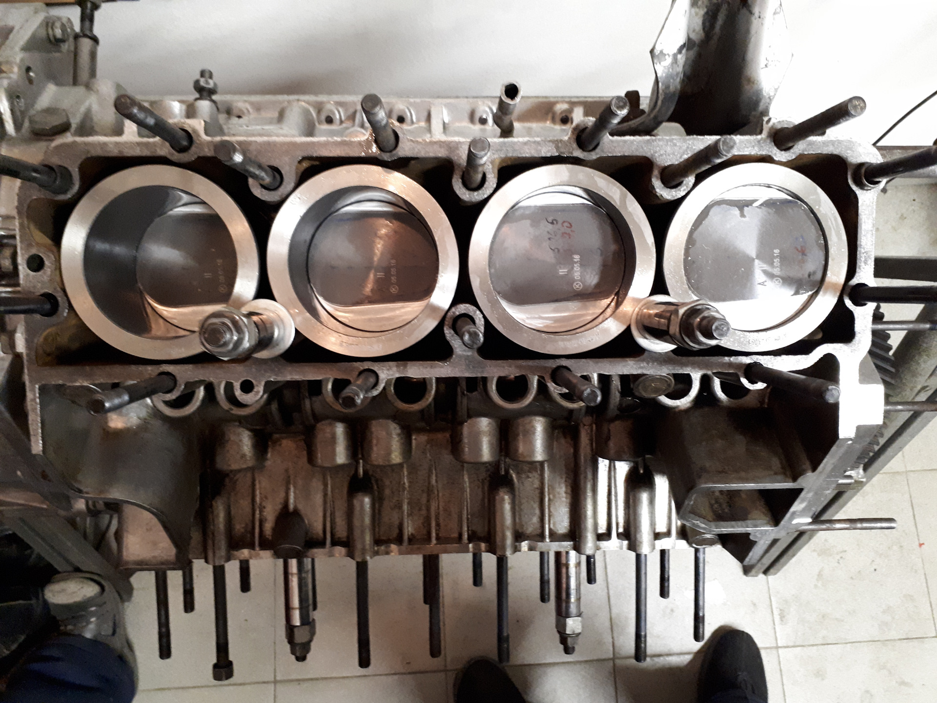 Сборка двигателя газ. Капремонт двигателя ГАЗ 53. ГАЗ 53 переборка двигателя. ЗМЗ 53 сборка двигателя. Гильзовка двигателя ГАЗ 53.