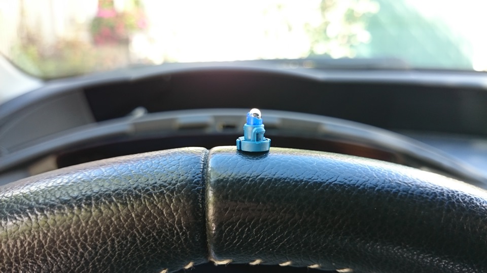 Замена лампочки на светодиод — Honda Civic 5D (8G), 1,8 л, 2007 года ...