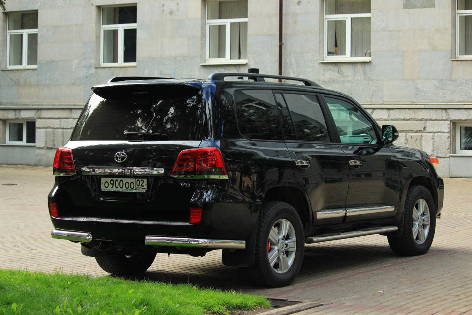 Авито ленд крузер с пробегом. Toyota Land Cruiser амр97. Land Cruiser 200 номер 200. Номера на Тойота ленд Крузер 200. Land Cruiser 200 АМР.