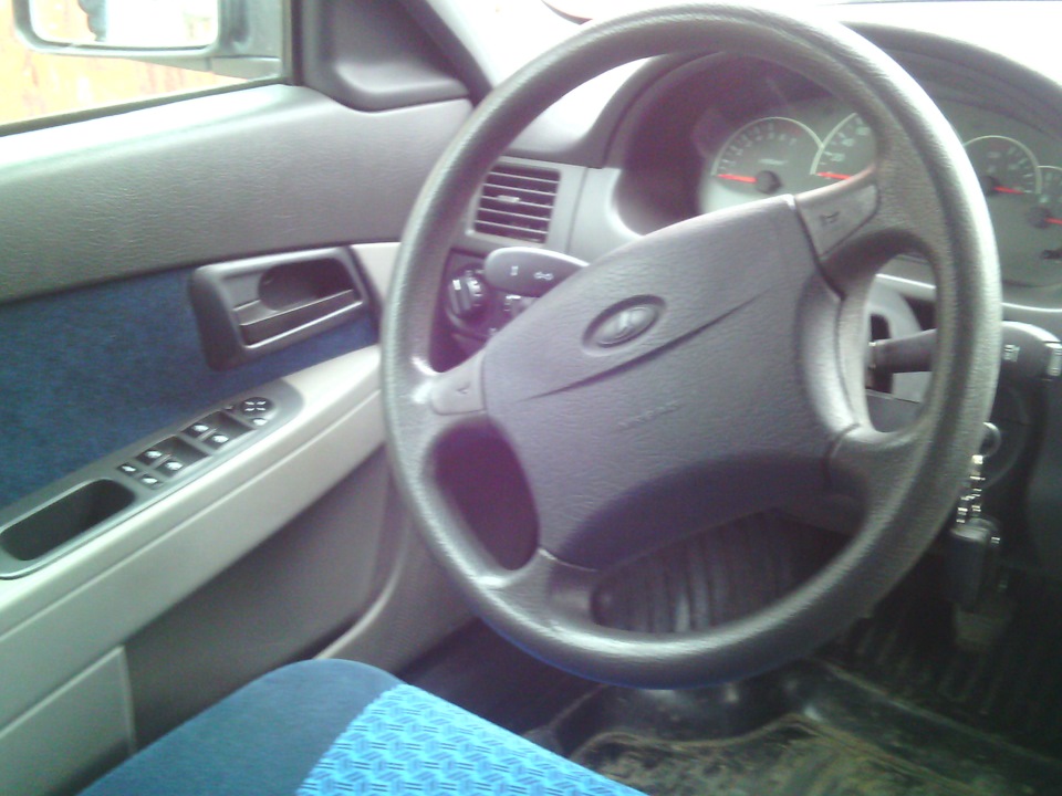 Панелька — Lada Приора седан, 1,6 л, 2007 года | фотография | DRIVE2