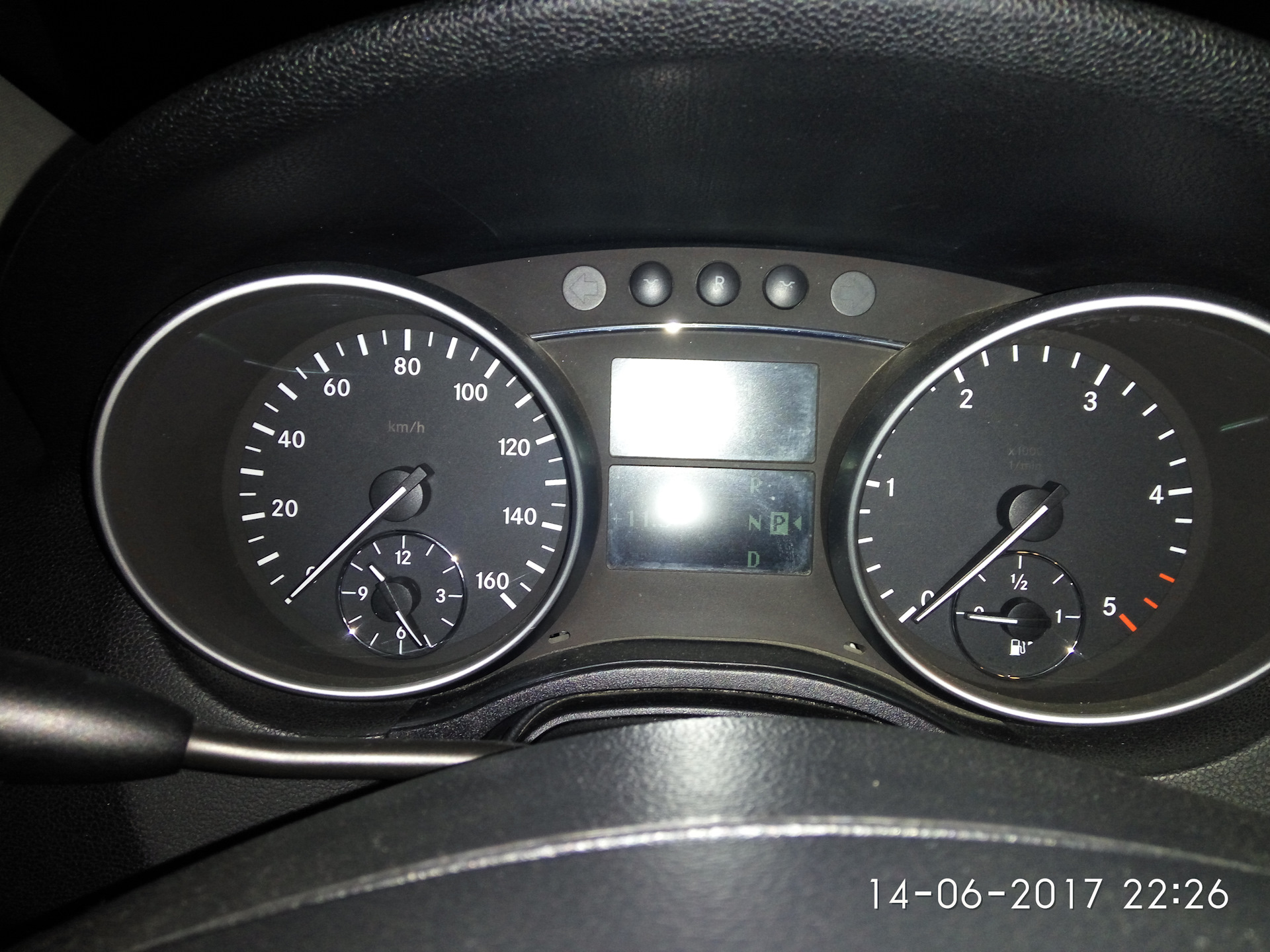 Почему такие разные приборные панели? В чем подвох? — Mercedes-Benz M-Class  (W164), 3 л, 2006 года | наблюдение | DRIVE2