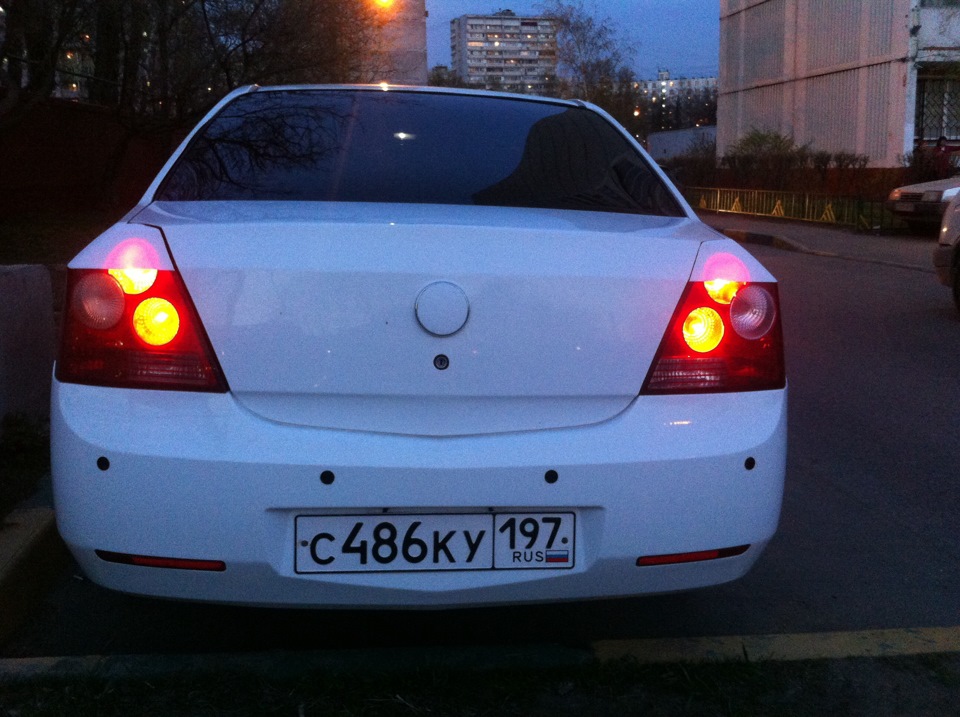 geely mk задние фары