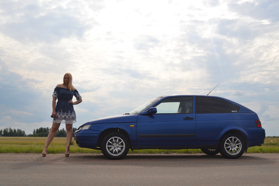 АвтоВАЗ (Lada) 2112 (112) 1 поколение (1997 - 2006) Хетчбэк 3-дв. 21123 MT (89 л