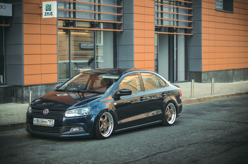 Volkswagen Polo sedan stance