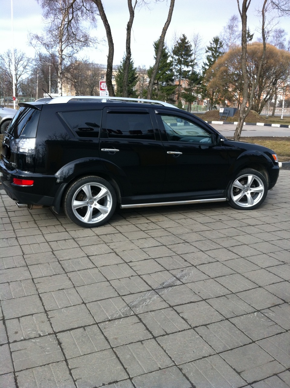 Колеса моей мечты R20 :) — Mitsubishi Outlander XL, 2,4 л, 2010 года |  колёсные диски | DRIVE2